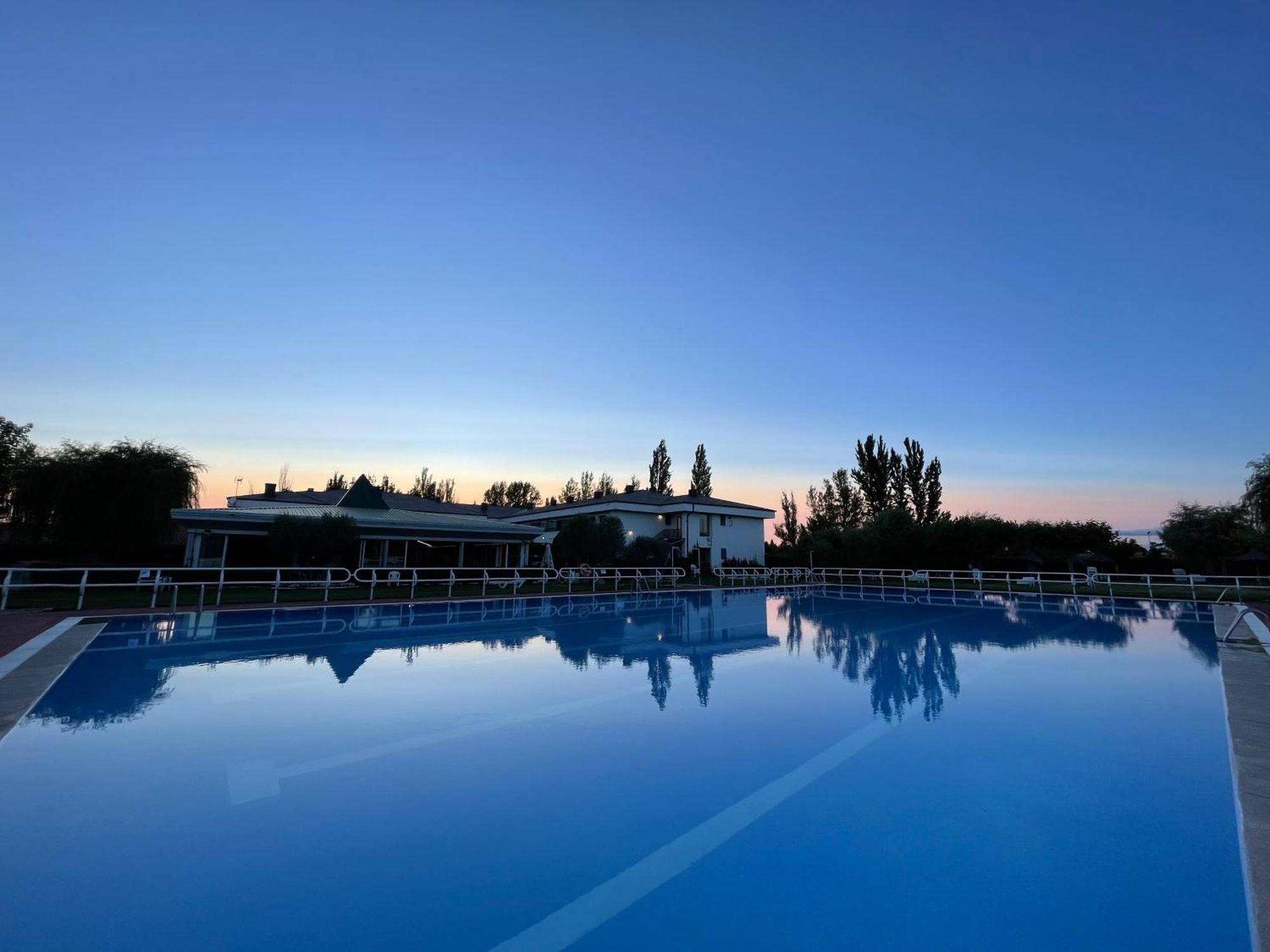 Hotel Valjunco Valencia de Don Juan Ngoại thất bức ảnh